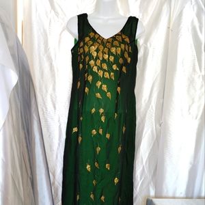 Pretty lightweight green with gold leaves dress M